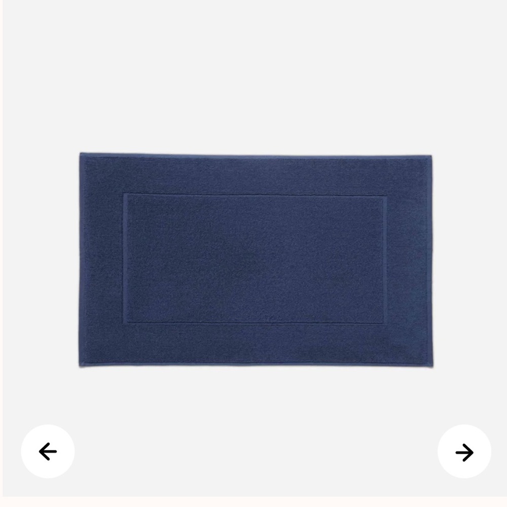 Bath Mat
Includes 1 Bath Mat BM 24”X40”